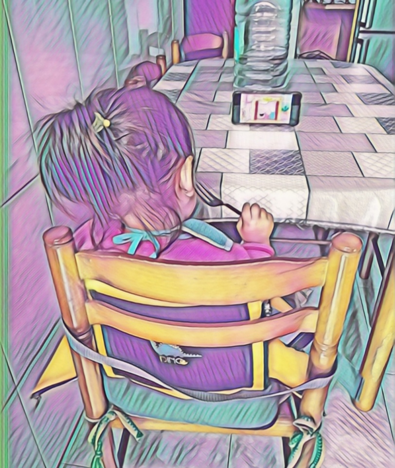 Alimentación complementaria, bebé comiendo solo